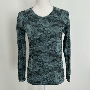 Athleta Floral Workout Top with Thumb Holes for Warmth